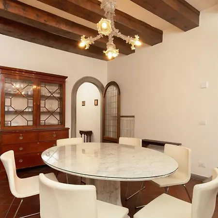 Bardini Garden Apartment *